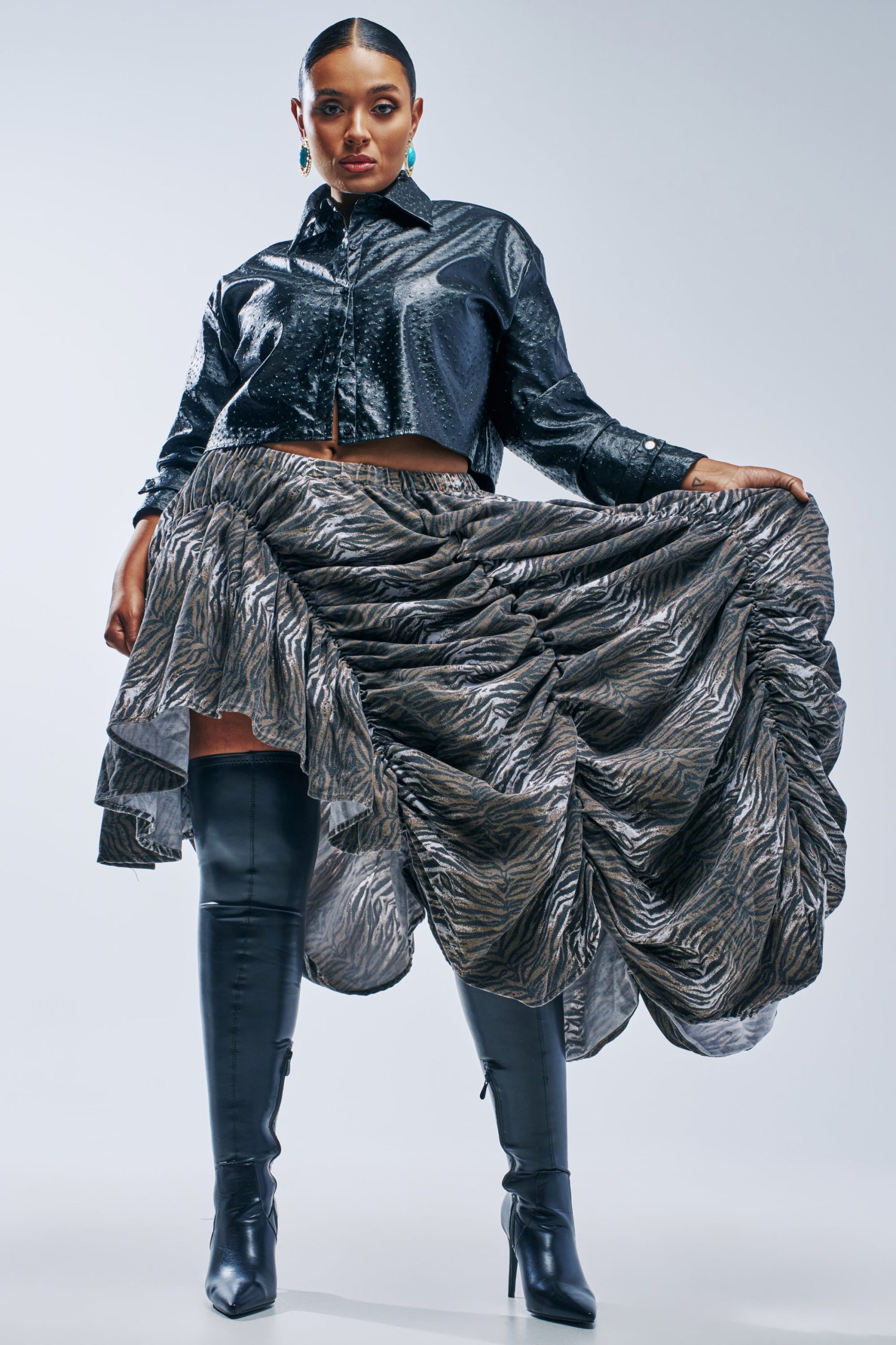 ALL OVER THE PLACE RUCHED MIDI SKIRT - Image 2