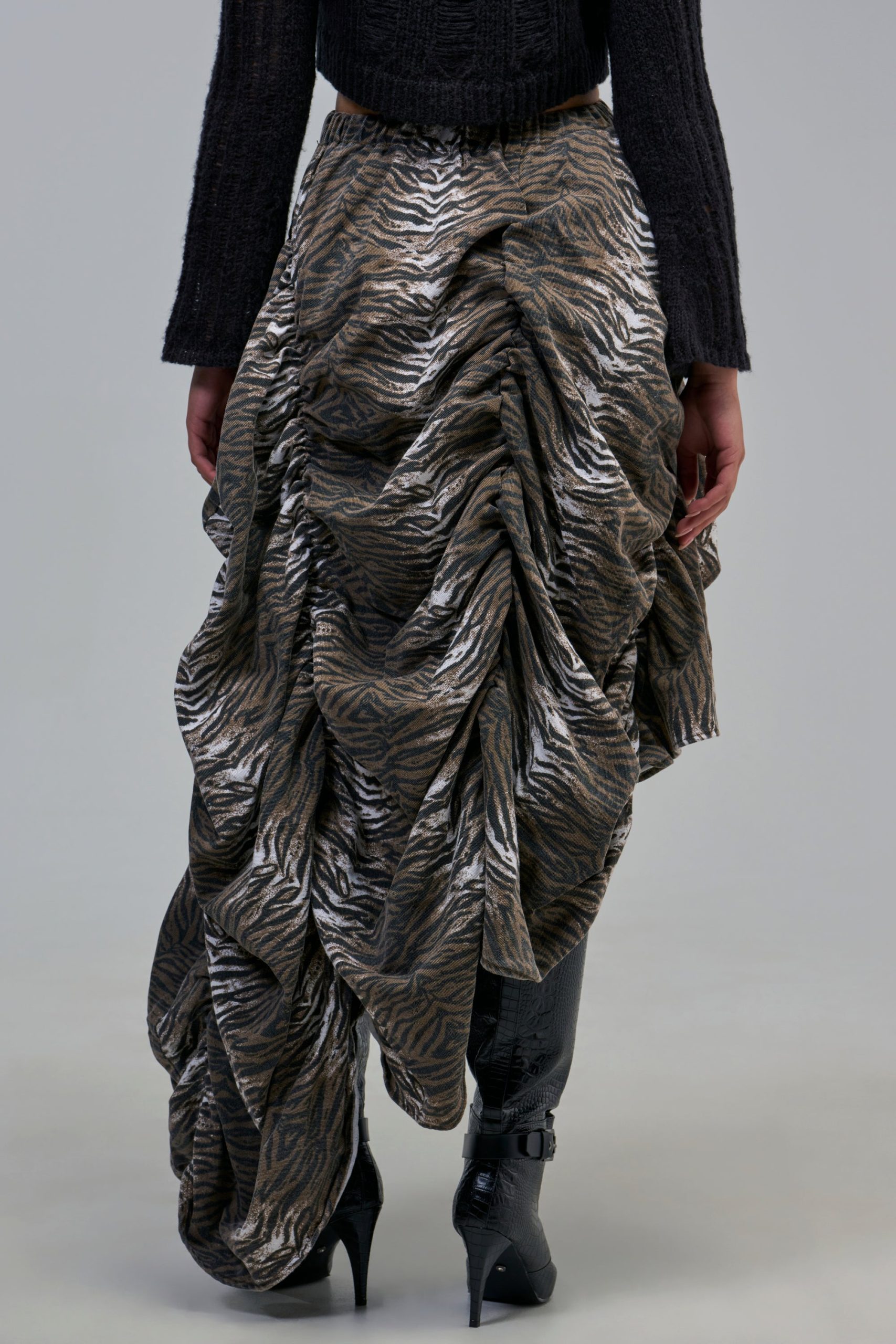 ALL OVER THE PLACE RUCHED MIDI SKIRT - Image 8