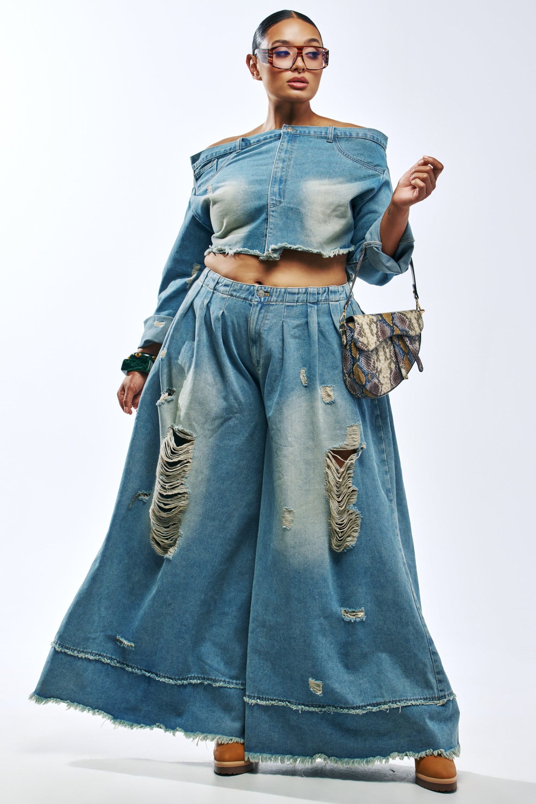WIDE LEG DENIM IN MEDIUM BLUE DENIM - Image 10