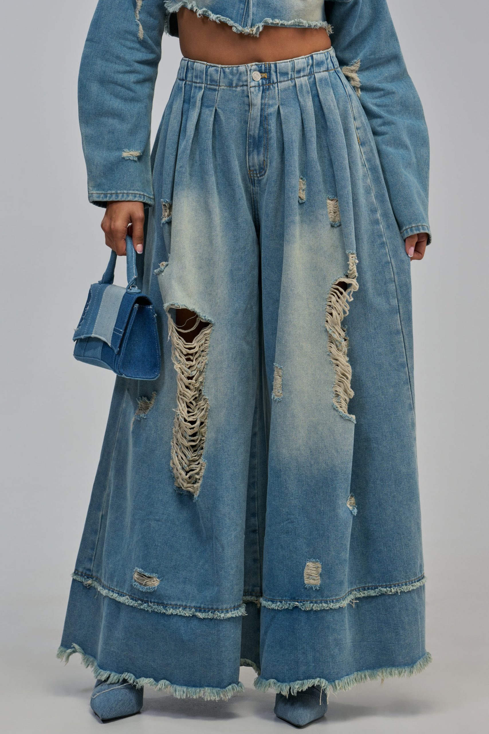 WIDE LEG DENIM IN MEDIUM BLUE DENIM - Image 11