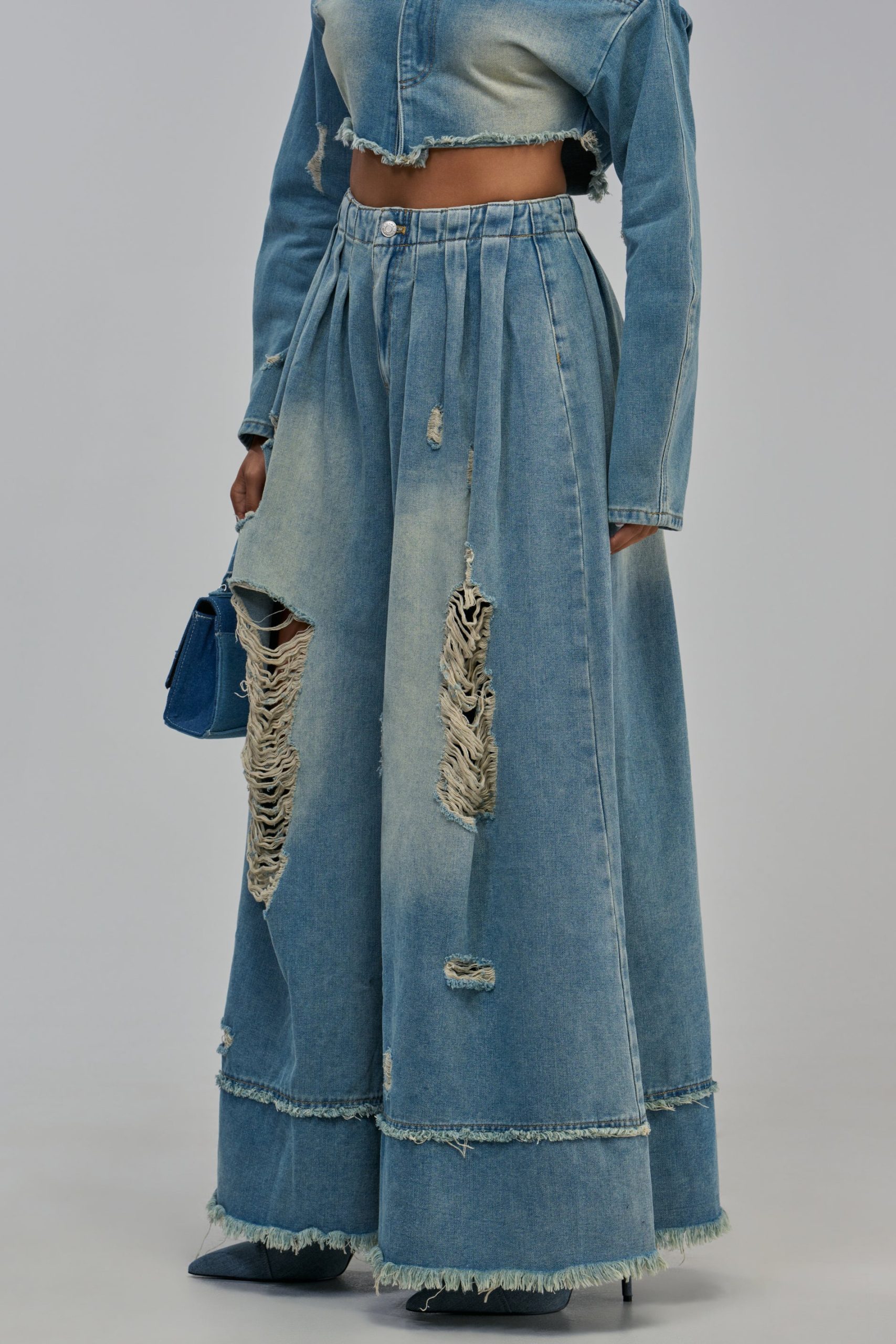 WIDE LEG DENIM IN MEDIUM BLUE DENIM - Image 4
