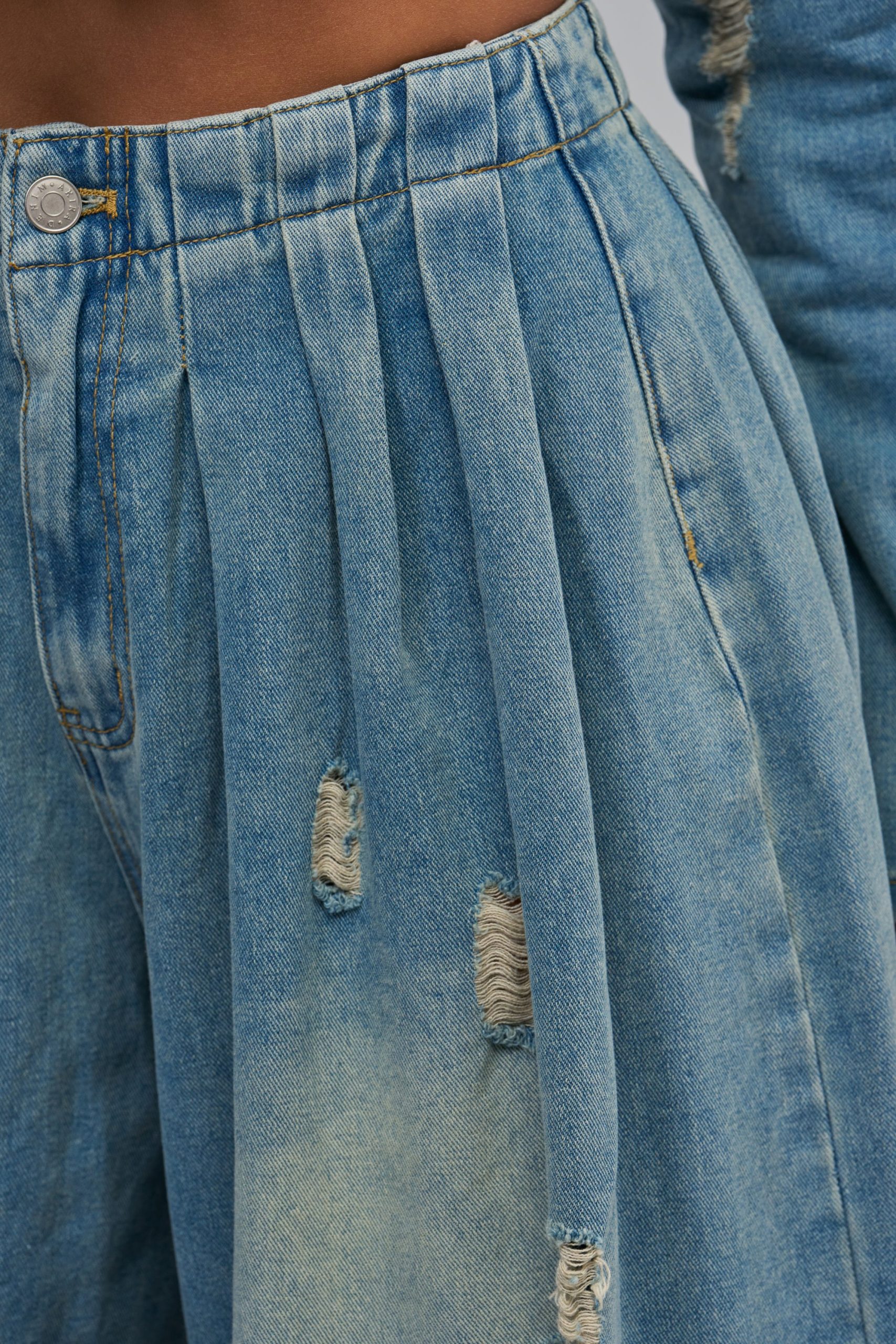 WIDE LEG DENIM IN MEDIUM BLUE DENIM