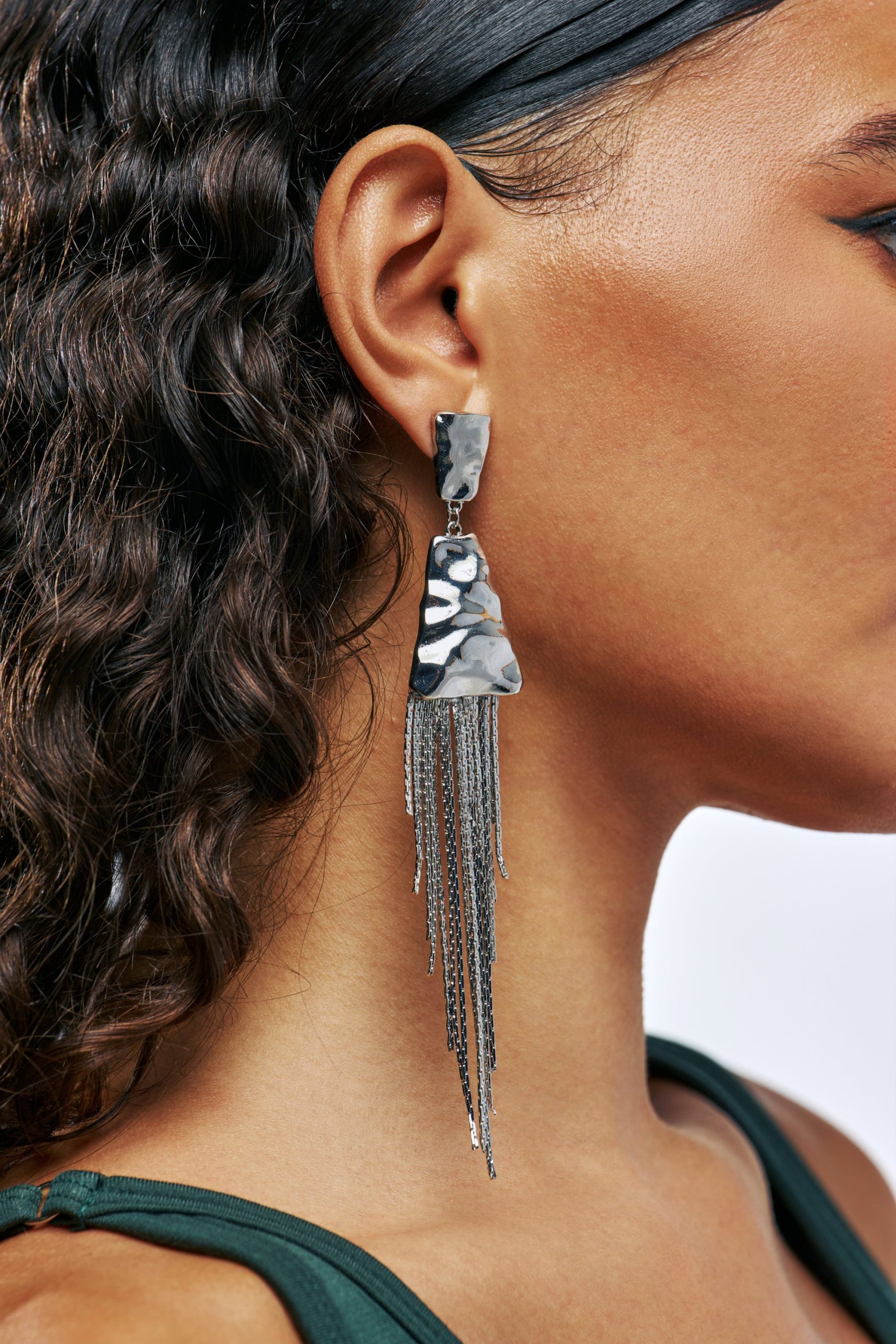 FEELING EXTRA DANGLE FRINGE EARRING