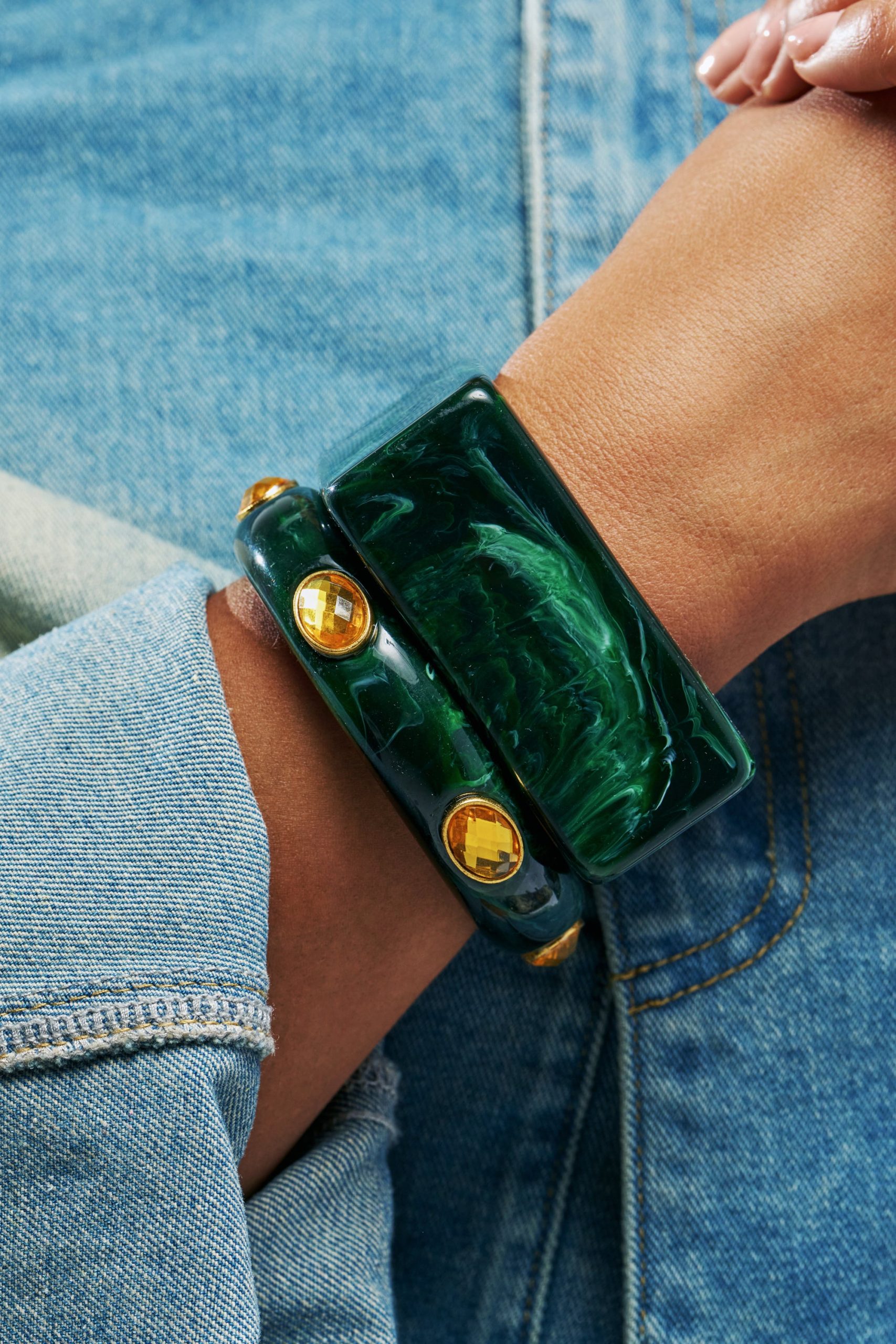 IT GIRL BANGLE SET IN GREEN - Image 3