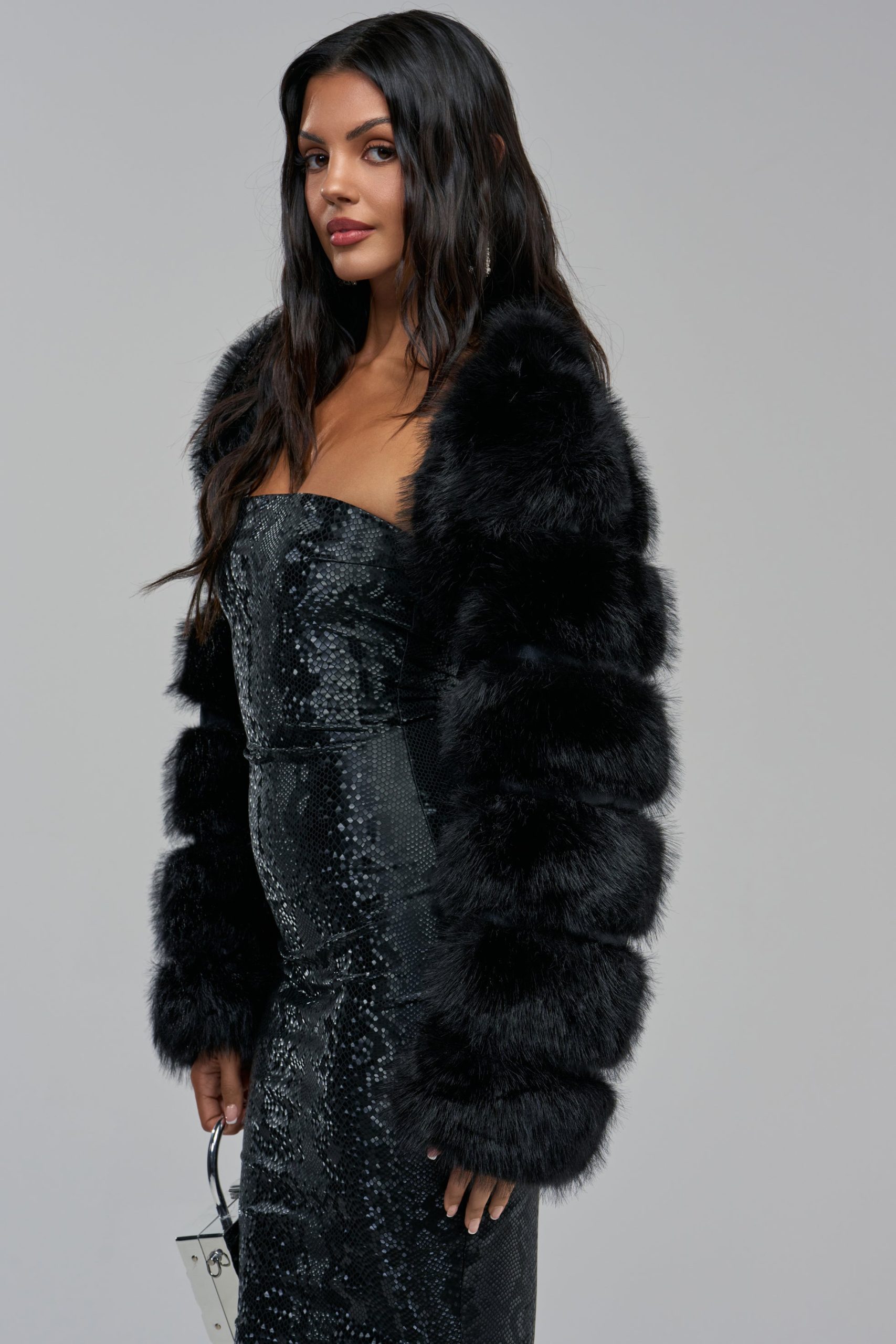 TOP IT OFF FAUX FUR SHRUG IN BLACK - Image 6