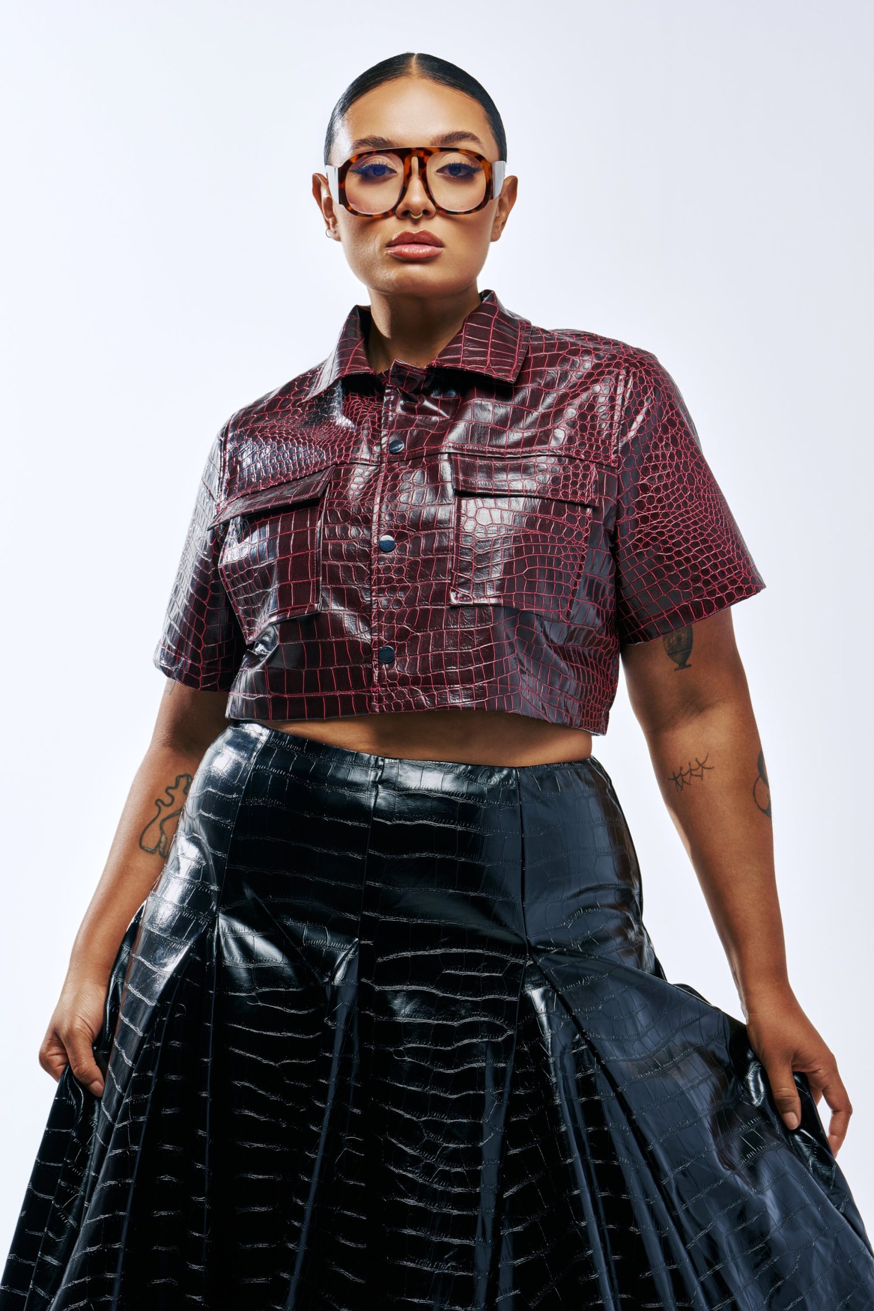 BORDEAUX CROC UTILITY CROP BUTTON DOWN - Image 4